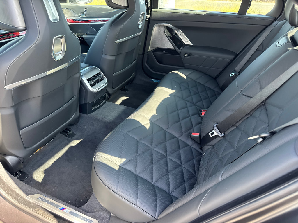 New 2026 BMW 740i RWD image 18
