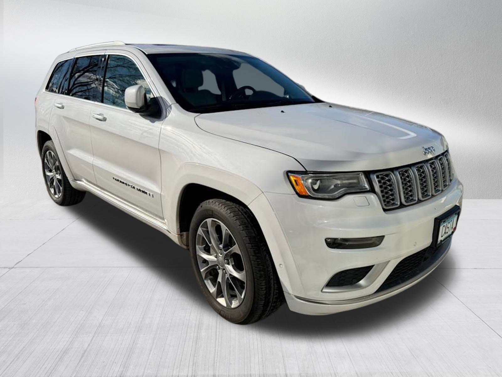 Used 2019 Jeep Grand Cherokee Summit image 3