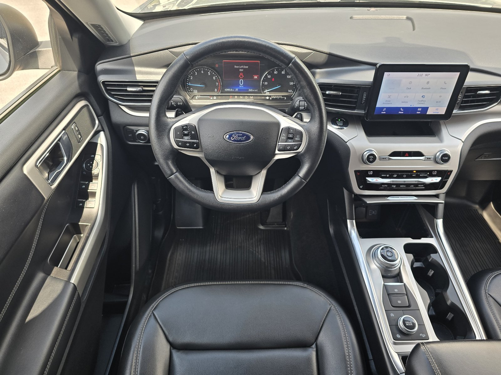 Used 2020 Ford Explorer XLT w/ Equipment Group 202A AWD/4WD image 14