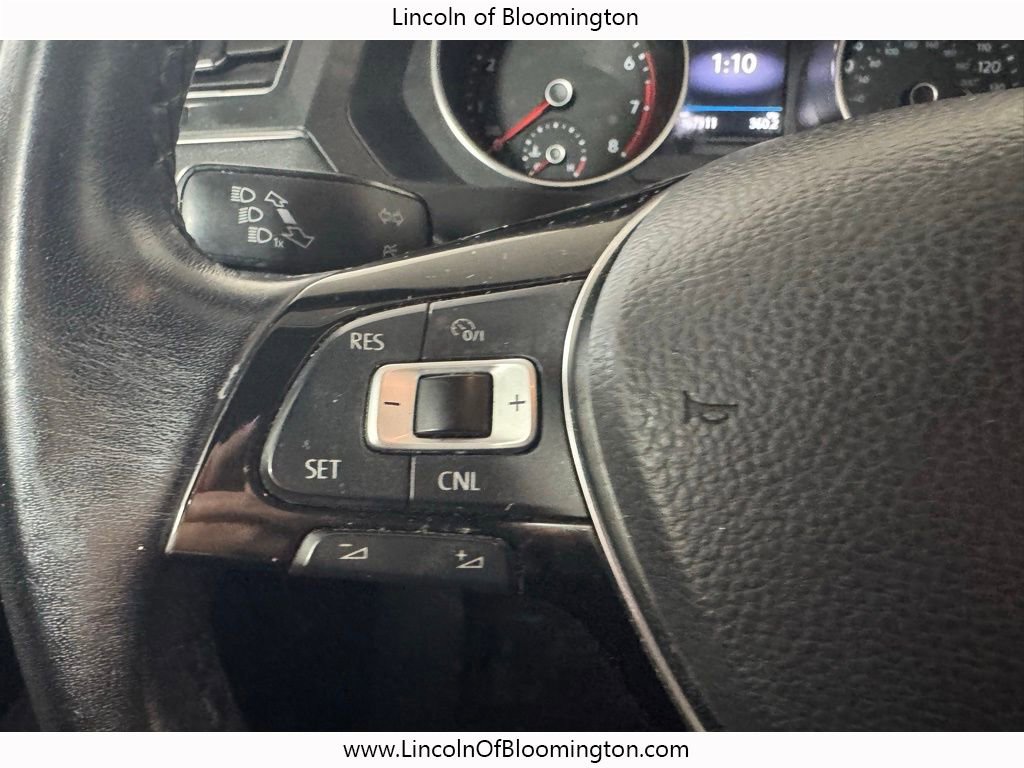 Used 2018 Volkswagen Tiguan SE image 38