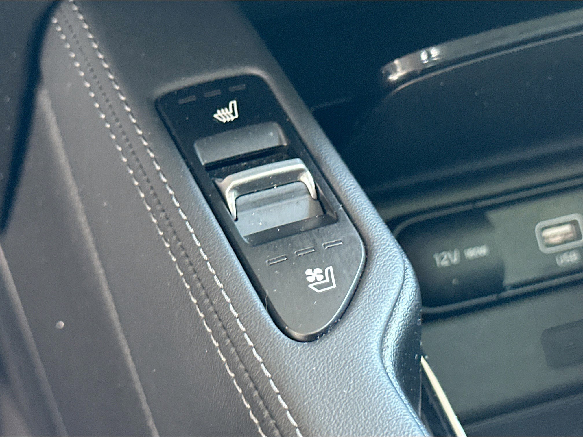 Used 2022 Kia Telluride EX w/ EX Premium Package image 20