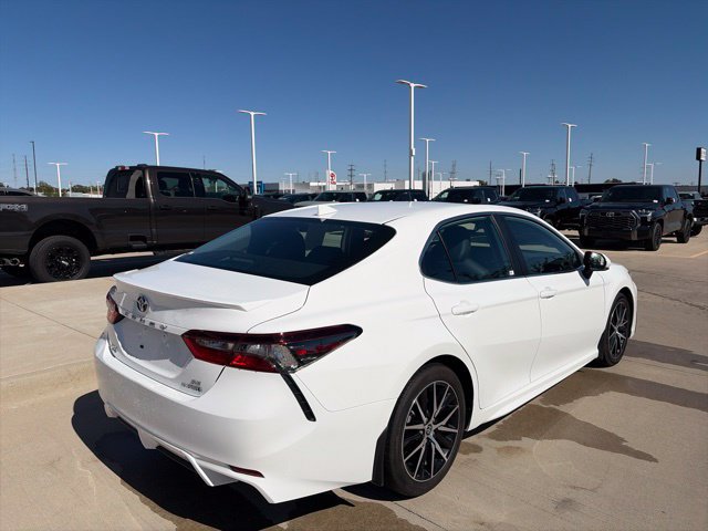 Used 2023 Toyota Camry SE FWD image 7
