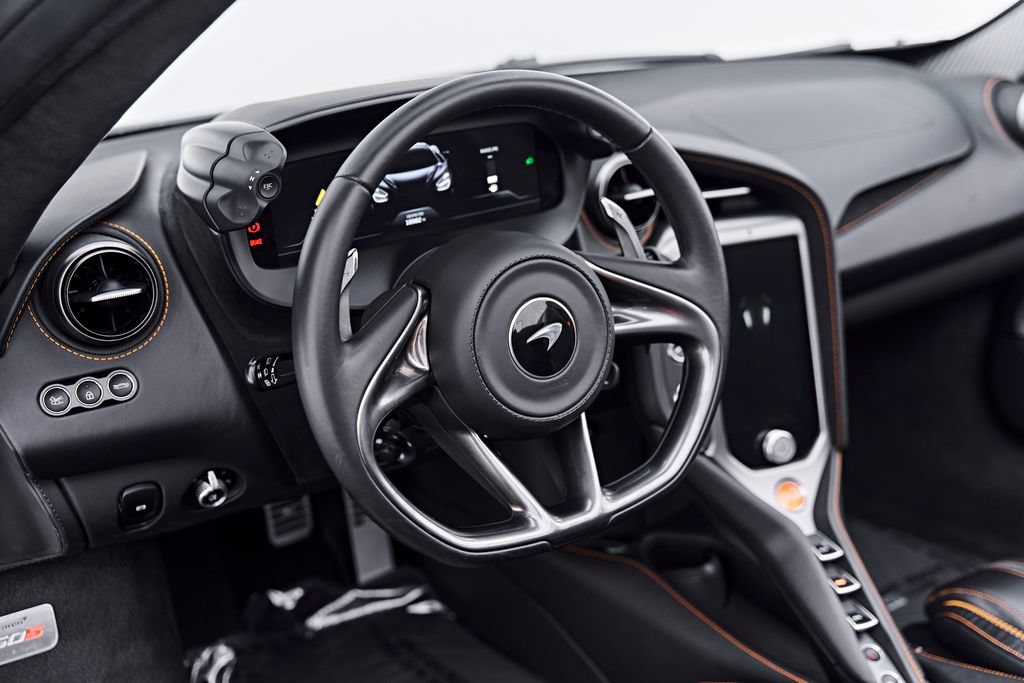 Used 2025 McLaren 750S Spider RWD image 46