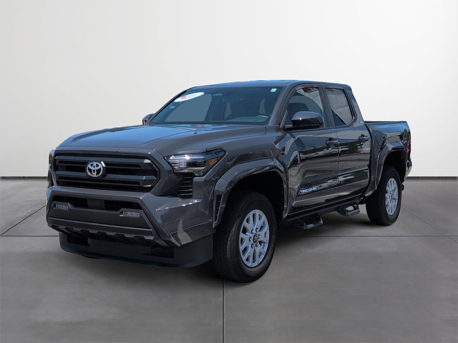 Certified 2025 Toyota Tacoma SR5 AWD/4WD image 2