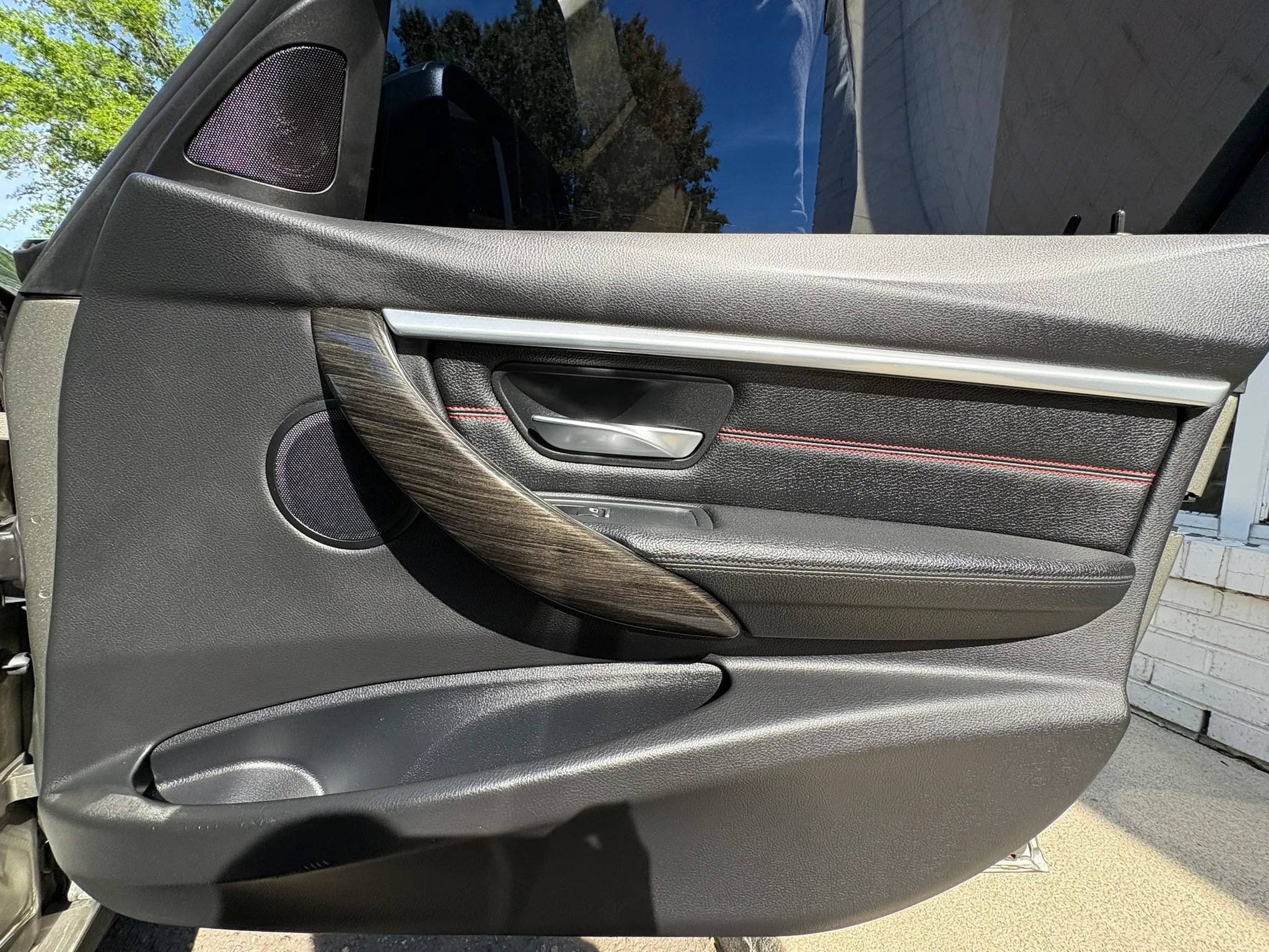 Used 2017 BMW 330i xDrive Sedan AWD/4WD image 12