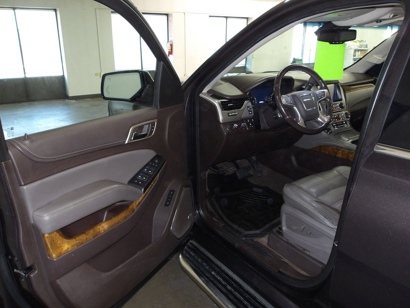 Used 2016 GMC Yukon XL Denali w/ Open Road Package AWD/4WD image 8