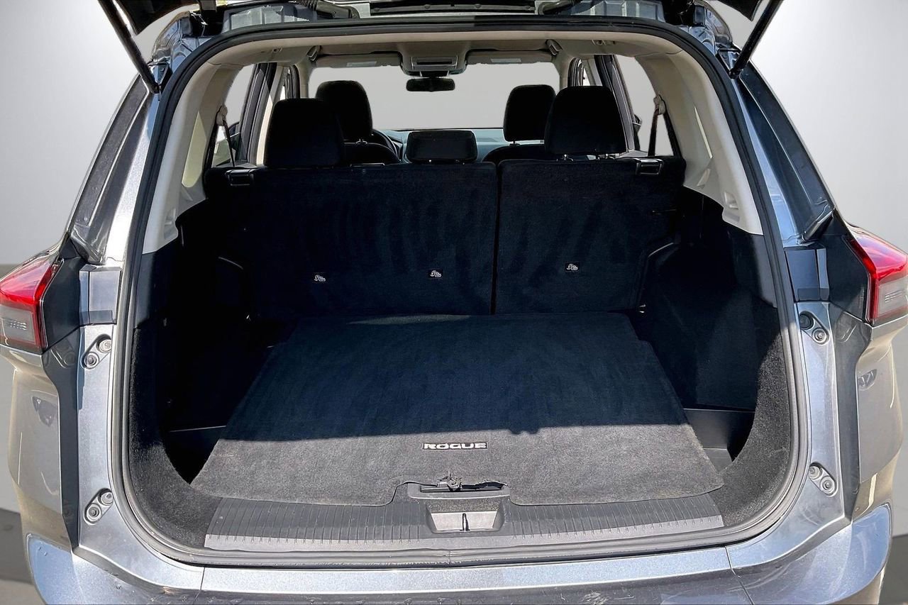 Used 2024 Nissan Rogue S image 25