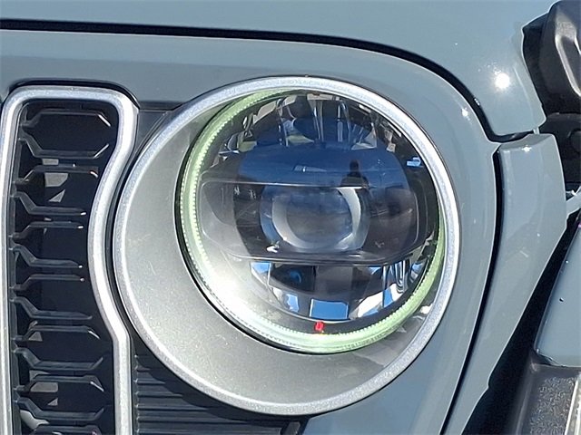 Used 2024 Jeep Wrangler Unlimited Sahara w/ Technology Group image 9