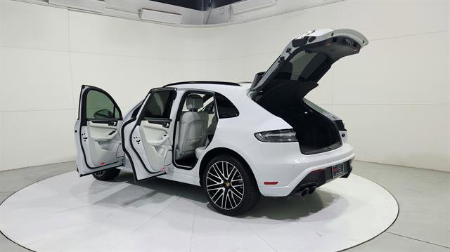 Used 2023 Porsche Macan GTS image 30