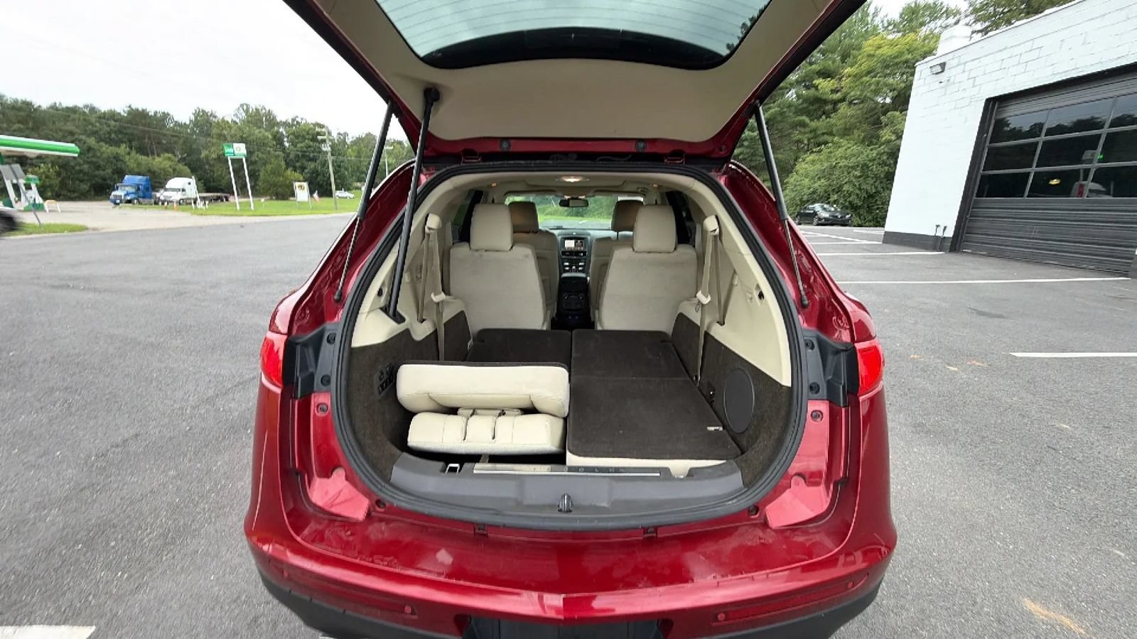 Used 2019 Lincoln MKT AWD image 71