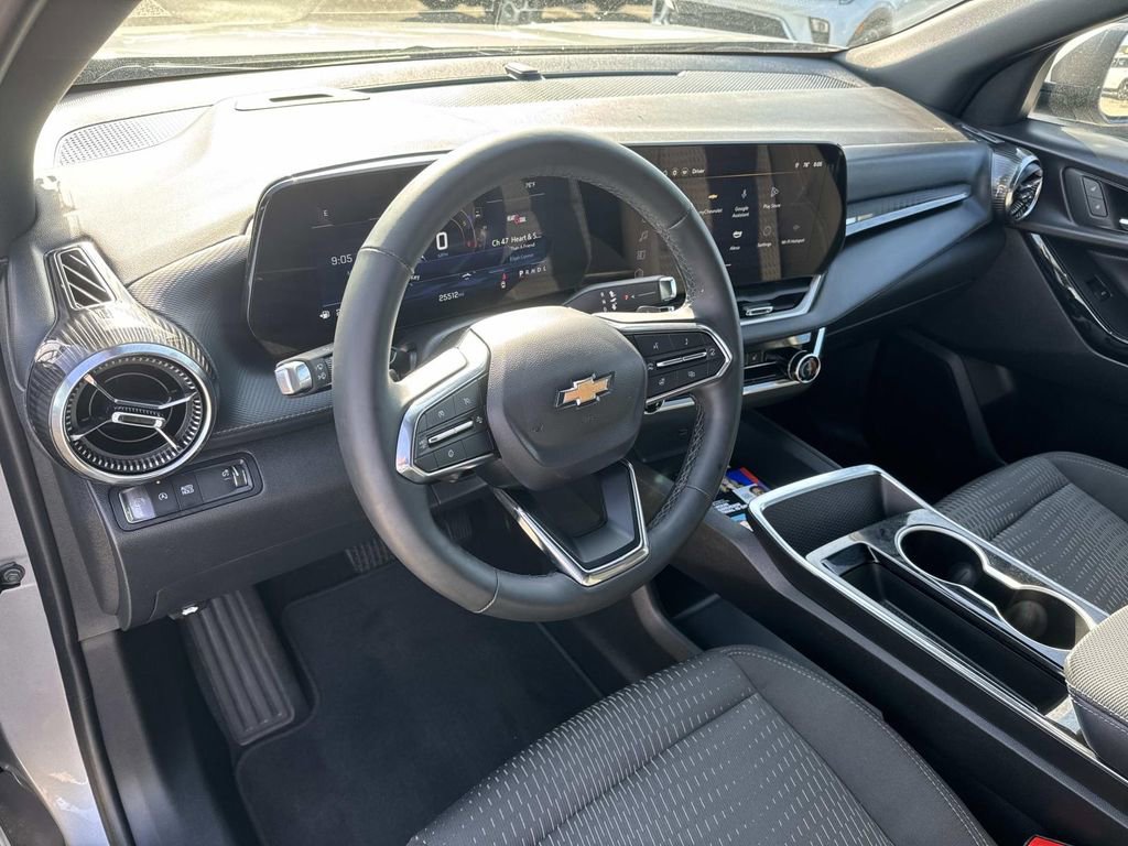 Certified 2025 Chevrolet Equinox LT FWD image 17