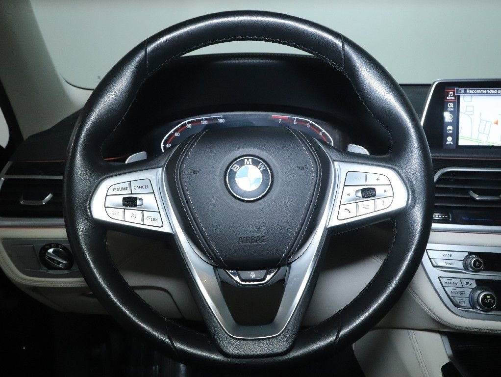 Used 2022 BMW 740i xDrive w/ Premium Package AWD/4WD image 25