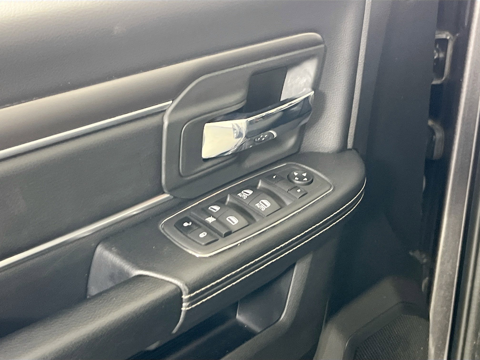 Used 2022 RAM 1500 Classic Warlock image 17