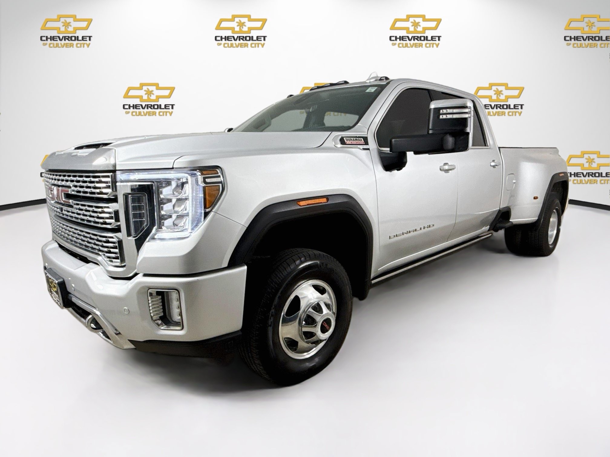 Used 2023 GMC Sierra 3500 Denali w/ Denali Ultimate Package AWD/4WD image 3