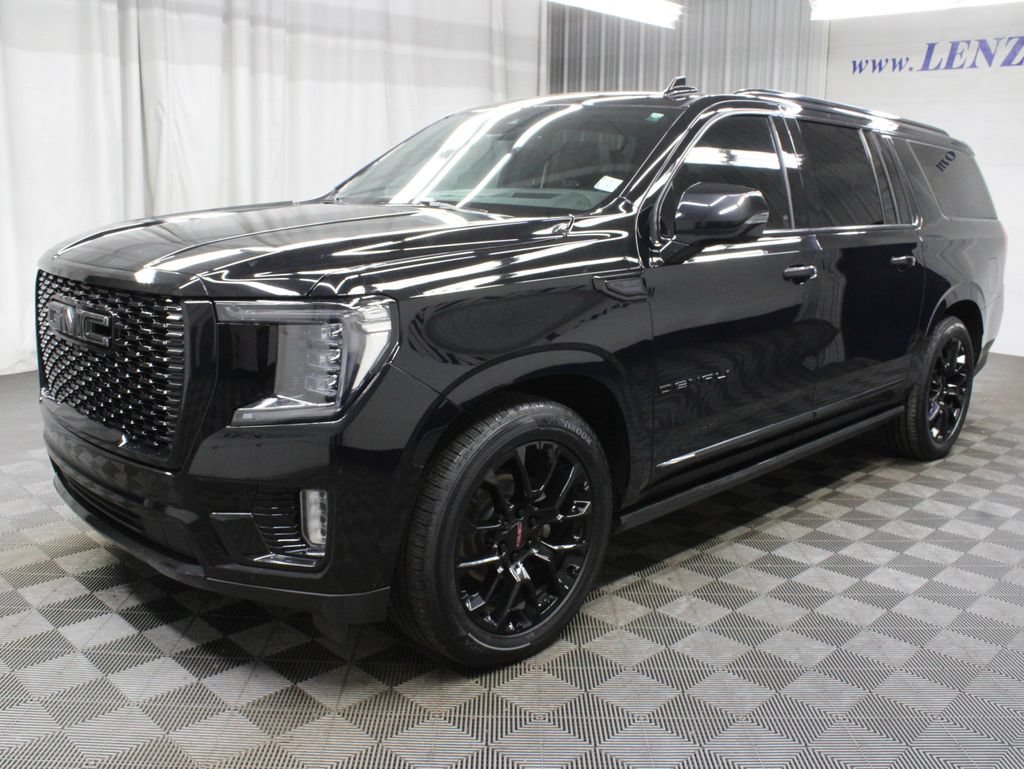 Used 2023 GMC Yukon XL Denali w/ Denali Reserve Package AWD/4WD image 9