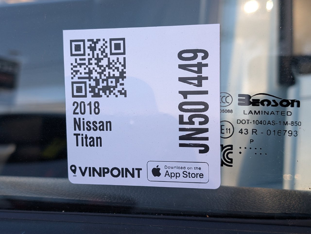 Used 2018 Nissan Titan SV w/ SV Convenience Package RWD image 30