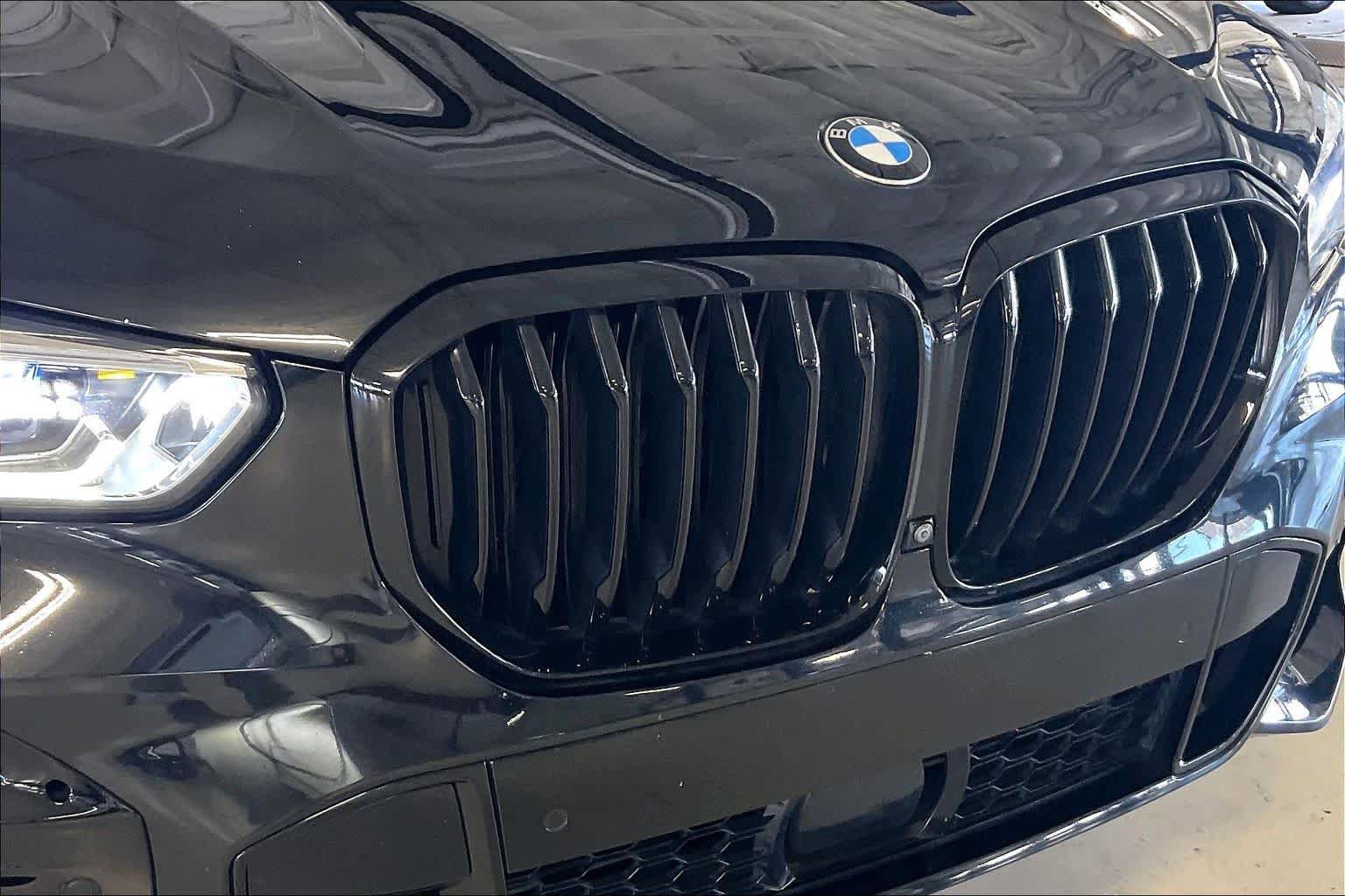 Used 2020 BMW X5 M50i w/ Executive Package AWD/4WD image 30