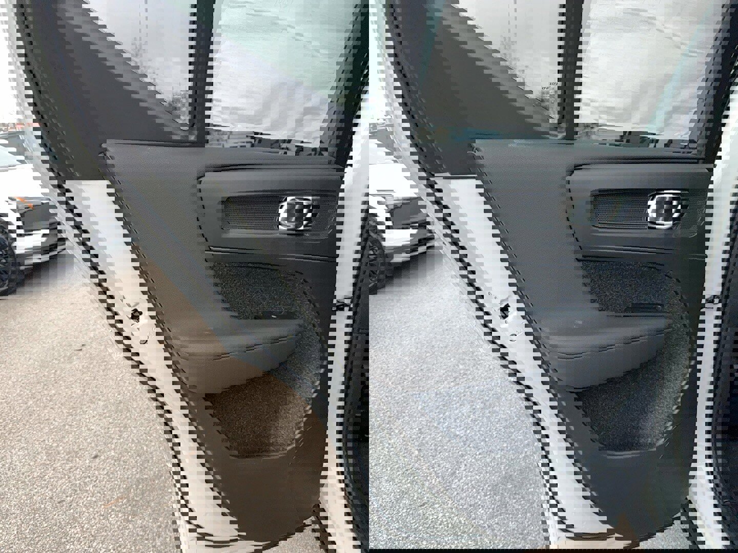 New 2026 Volvo XC40 B4 Core image 14