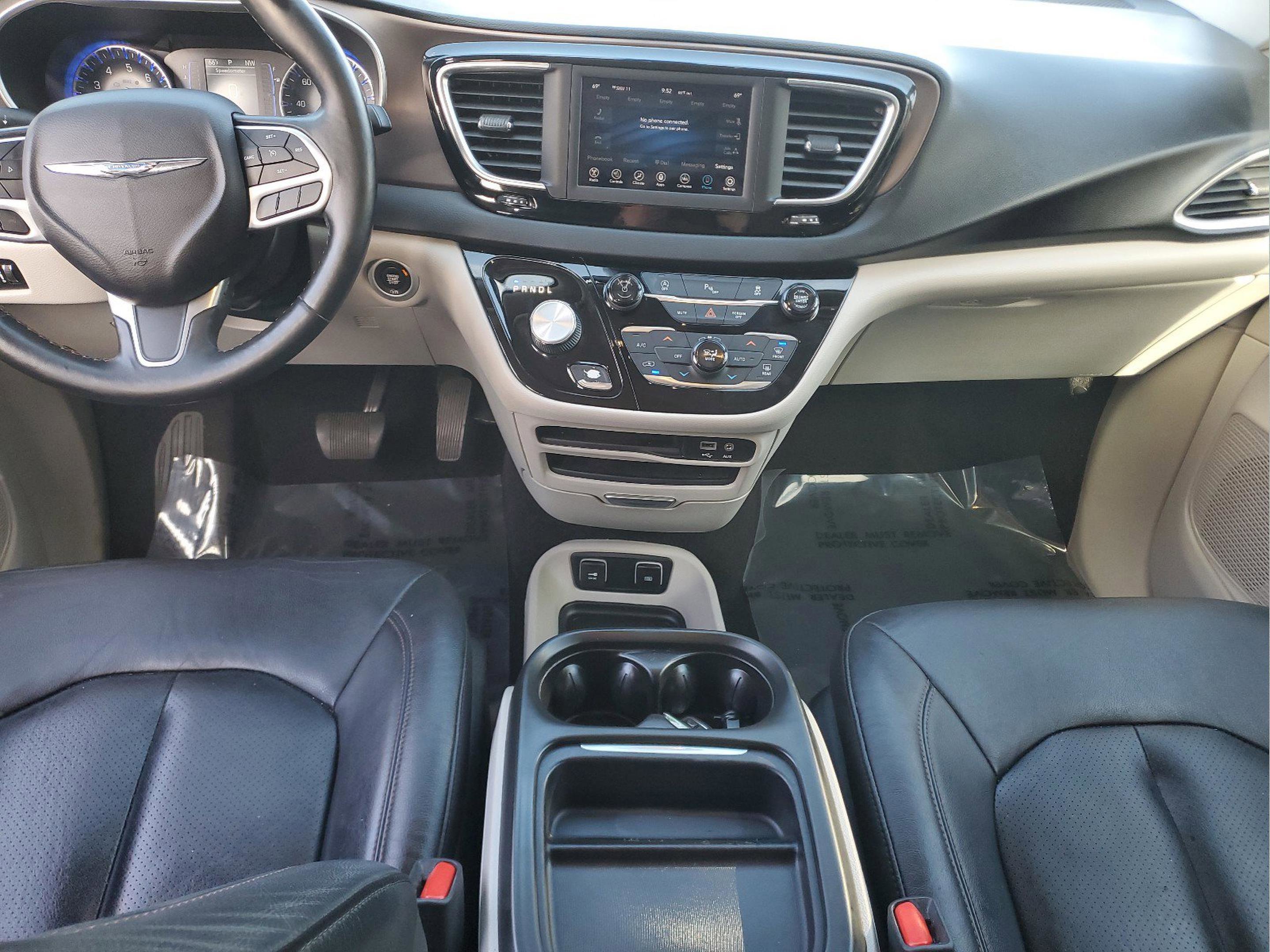 Used 2019 Chrysler Pacifica Touring-L image 13