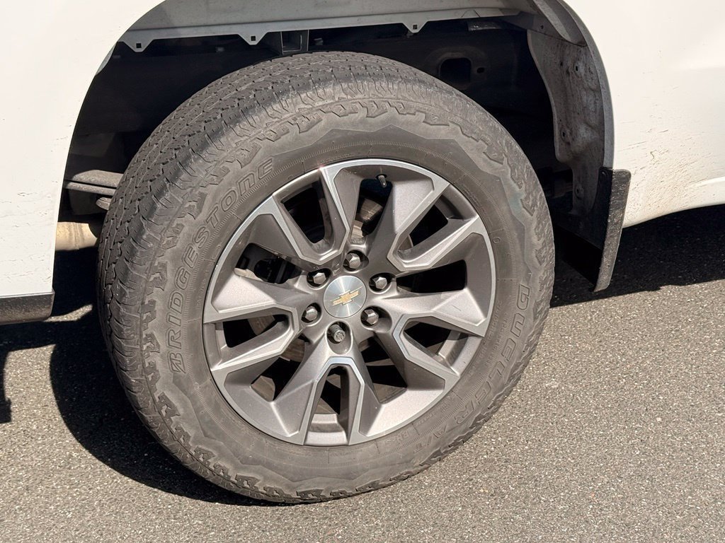 Used 2021 Chevrolet Silverado 1500 LT w/ Z71 Off-Road Package AWD/4WD image 12