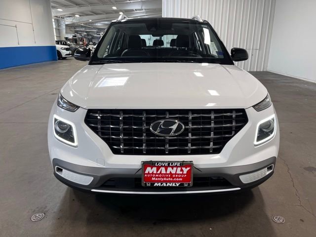 Used 2022 Hyundai Venue Limited FWD image 8