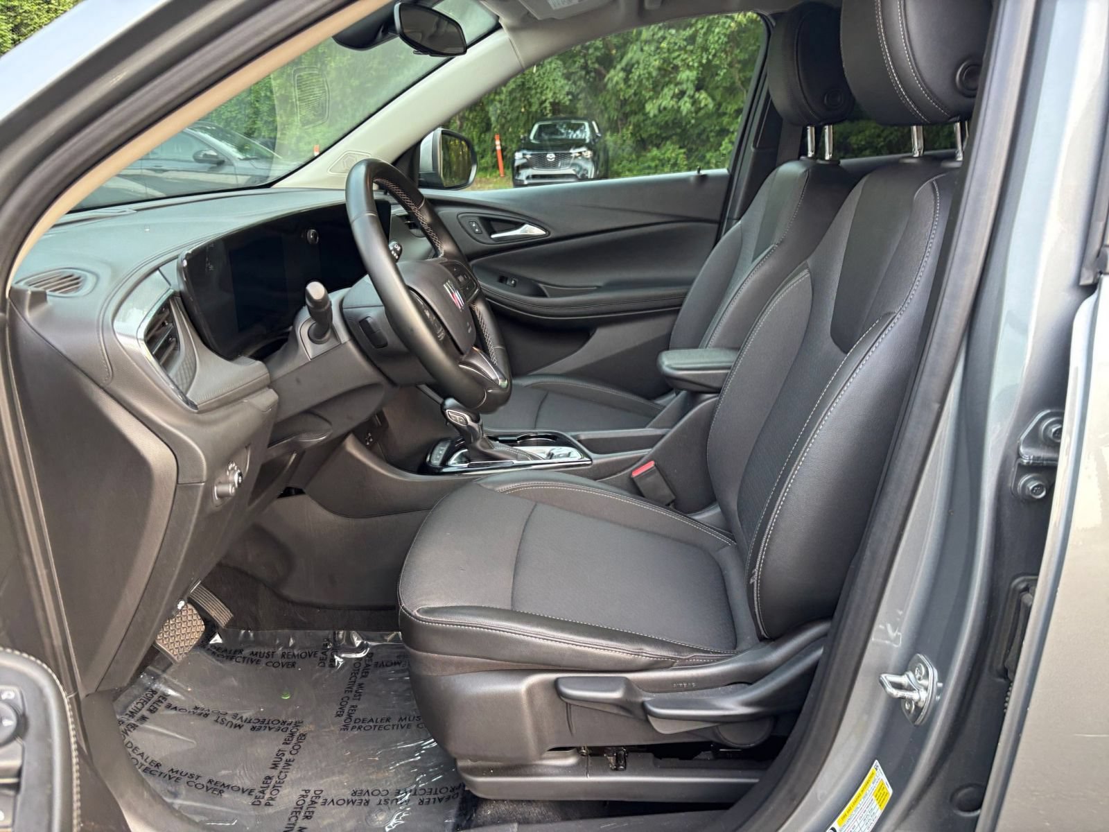 Used 2025 Buick Encore GX Preferred AWD/4WD image 25