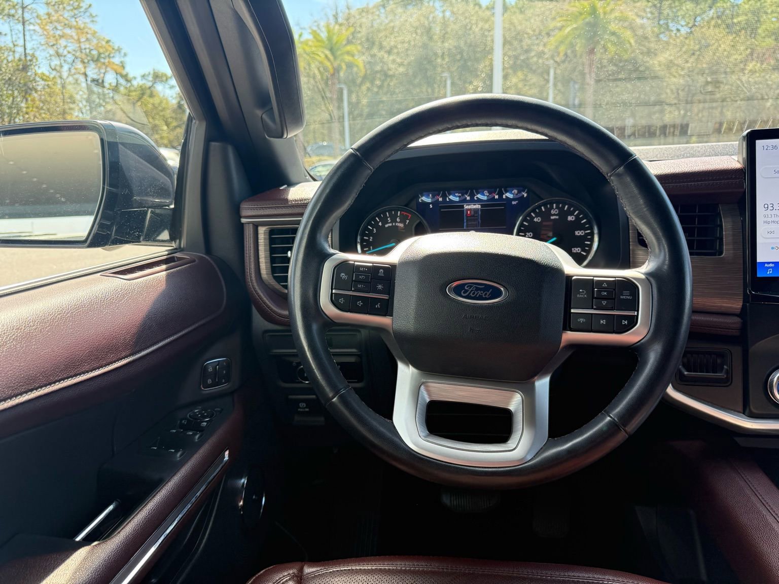 Used 2024 Ford Expedition Limited image 23