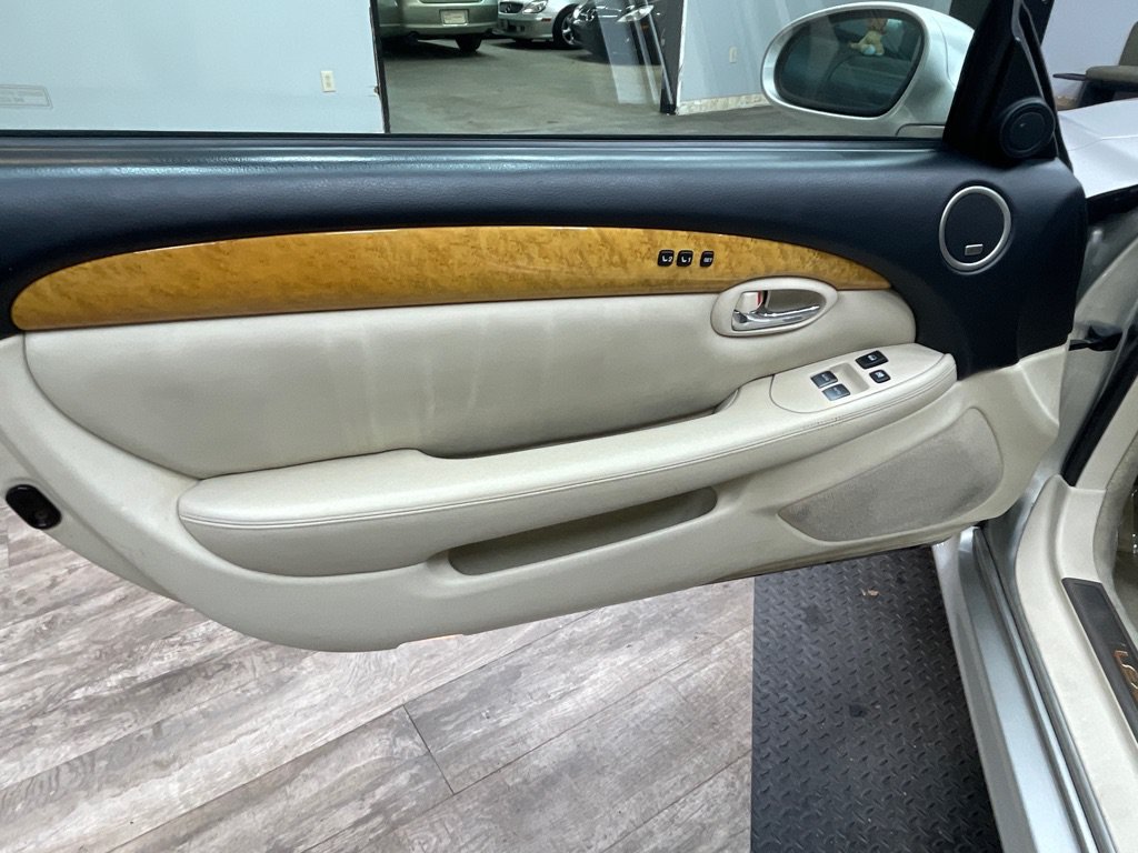 Used 2004 Lexus SC 430 Convertible RWD image 15