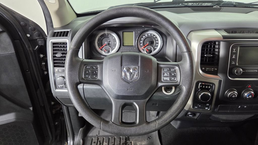 Used 2018 RAM 1500 Classic SLT AWD/4WD image 14