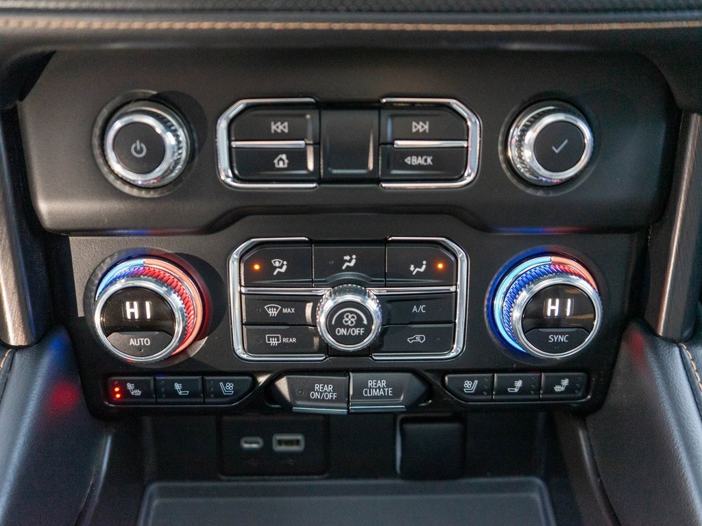 Used 2022 GMC Yukon AT4 w/ Technology Package image 28