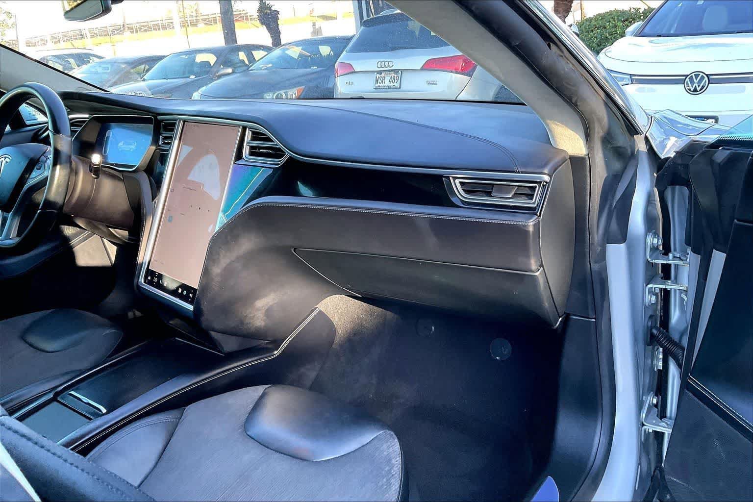 Used 2016 Tesla Model S 70 RWD image 23