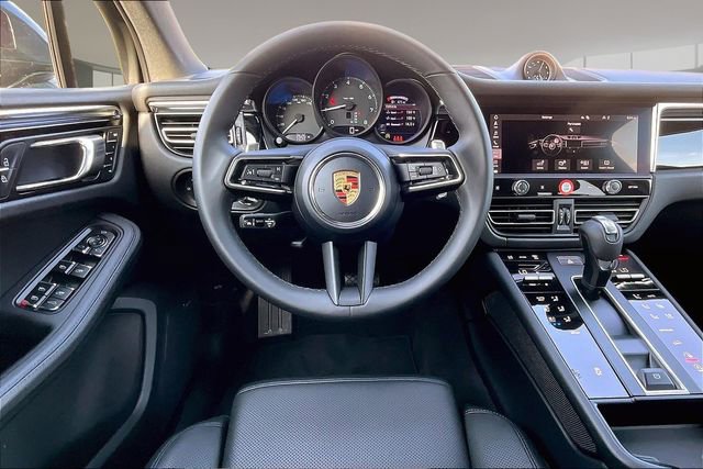 Used 2026 Porsche Macan AWD/4WD image 8