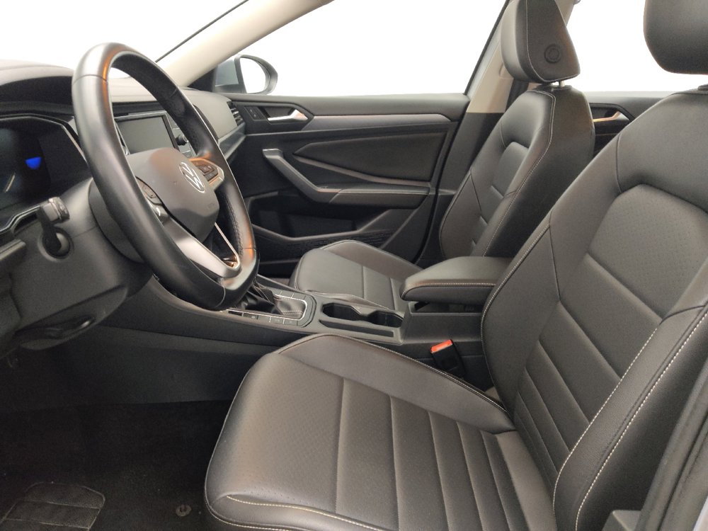 Used 2024 Volkswagen Jetta SE FWD image 17