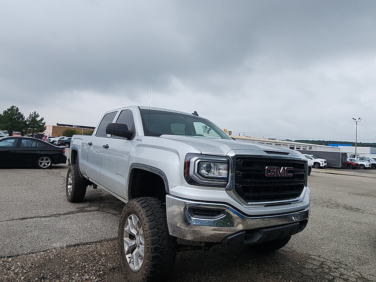 Used 2017 GMC Sierra 1500 4x4 Crew Cab w/ Sierra Convenience Package image 7