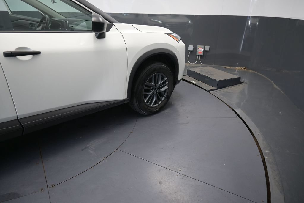 Used 2024 Nissan Rogue S FWD image 20