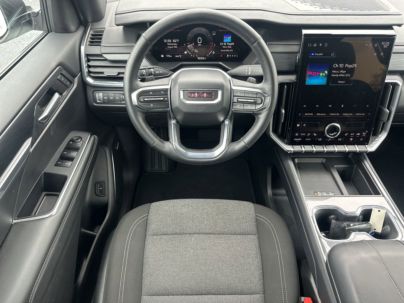 Used 2025 GMC Acadia Elevation AWD/4WD image 17