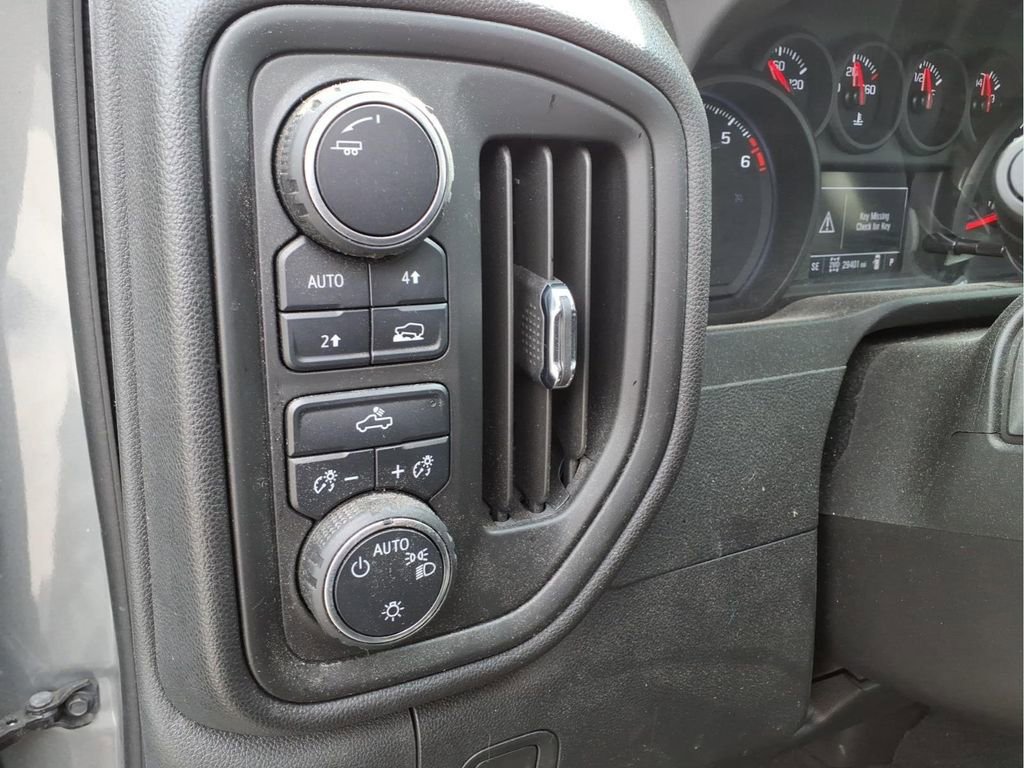 Used 2023 Chevrolet Silverado 1500 Custom image 14
