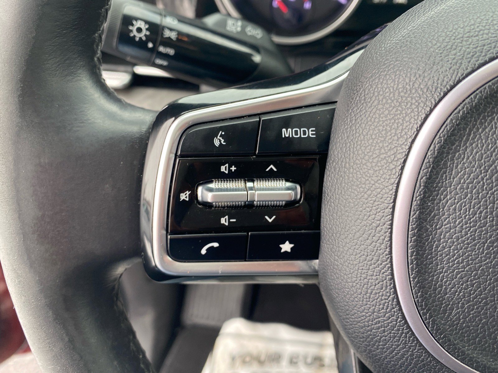 Certified 2024 Kia Carnival EX image 15