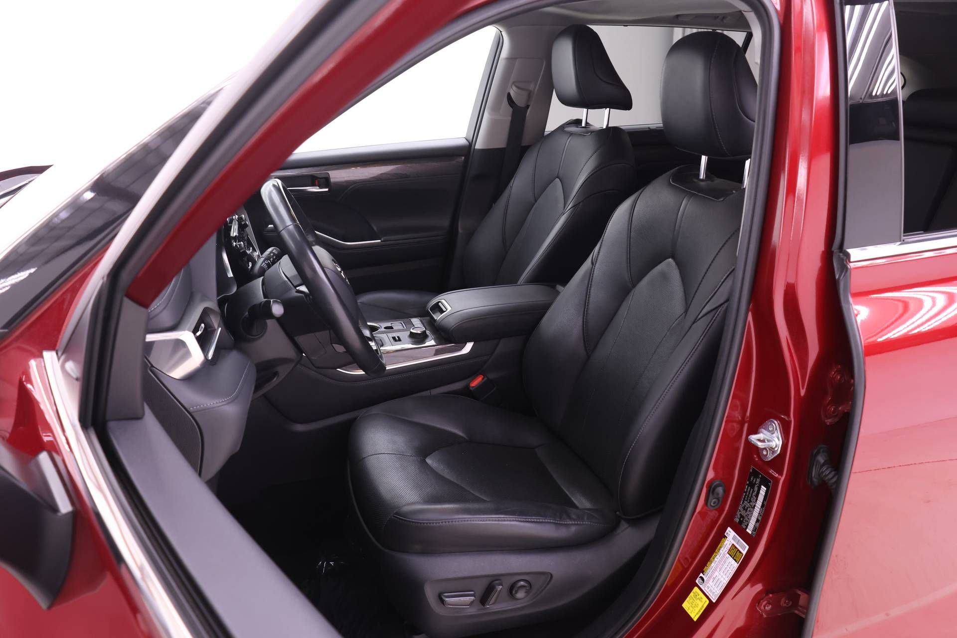 Used 2021 Toyota Highlander Limited image 4