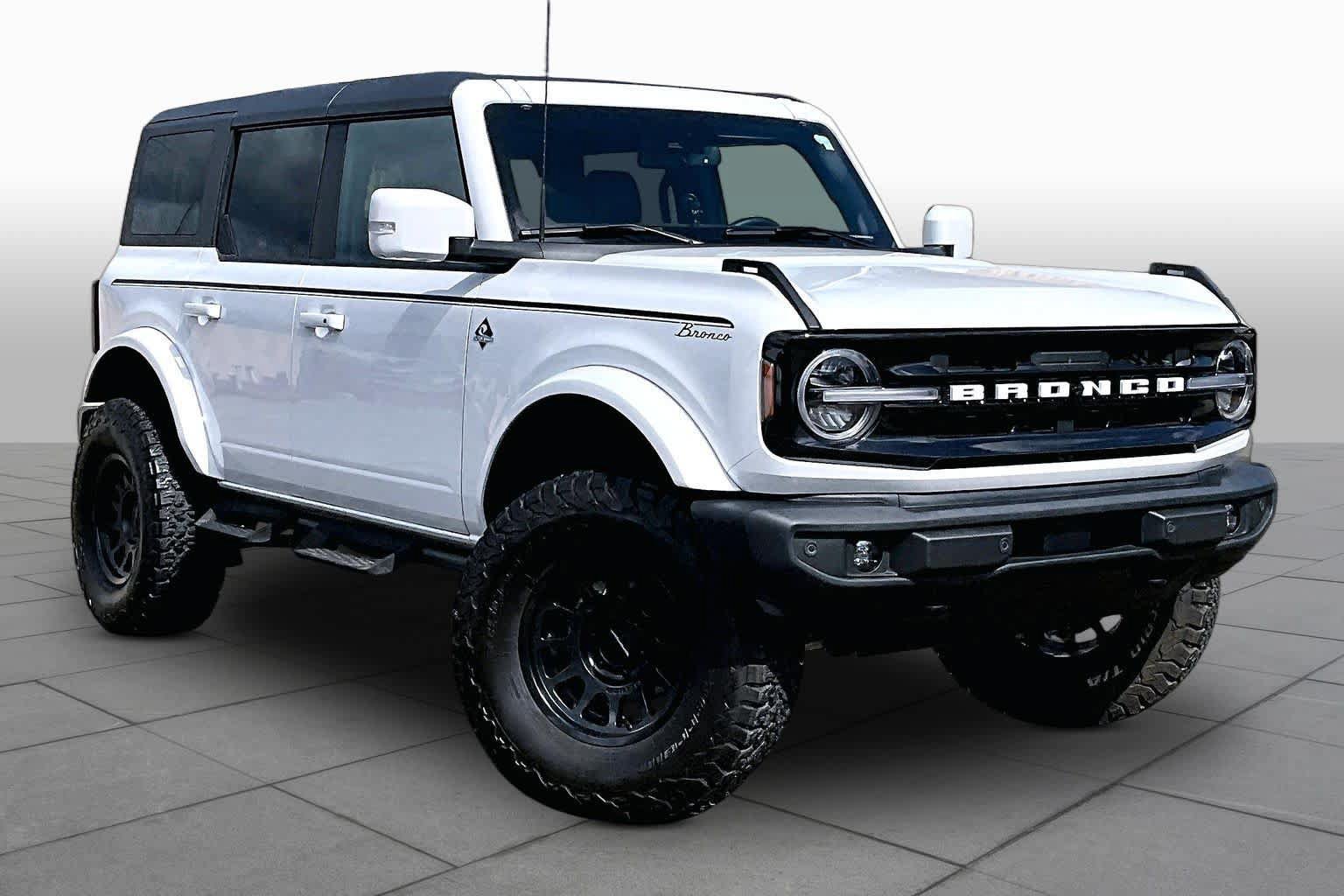 Used 2023 Ford Bronco Outer Banks AWD/4WD image 3