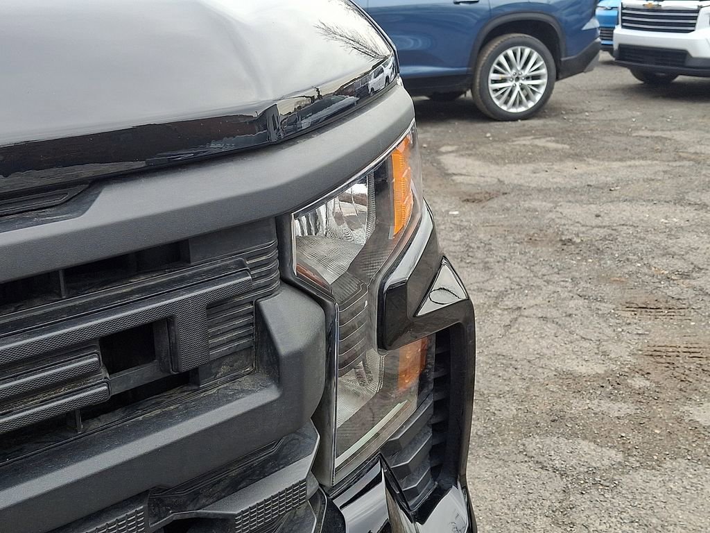 Used 2025 Chevrolet Silverado 1500 Custom image 36