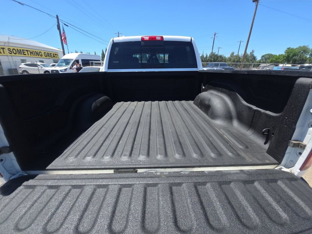 Used 2016 RAM 1500 Classic SLT AWD/4WD image 16