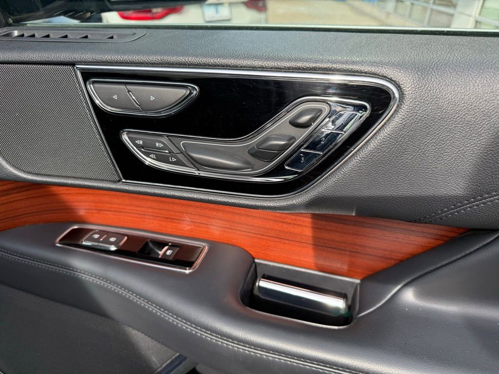 Used 2024 Lincoln Navigator Reserve image 44