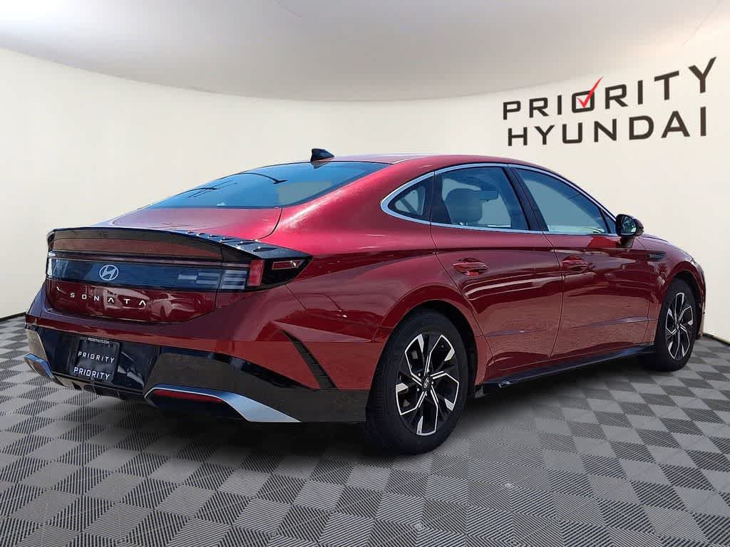 Used 2025 Hyundai Sonata SEL FWD image 4
