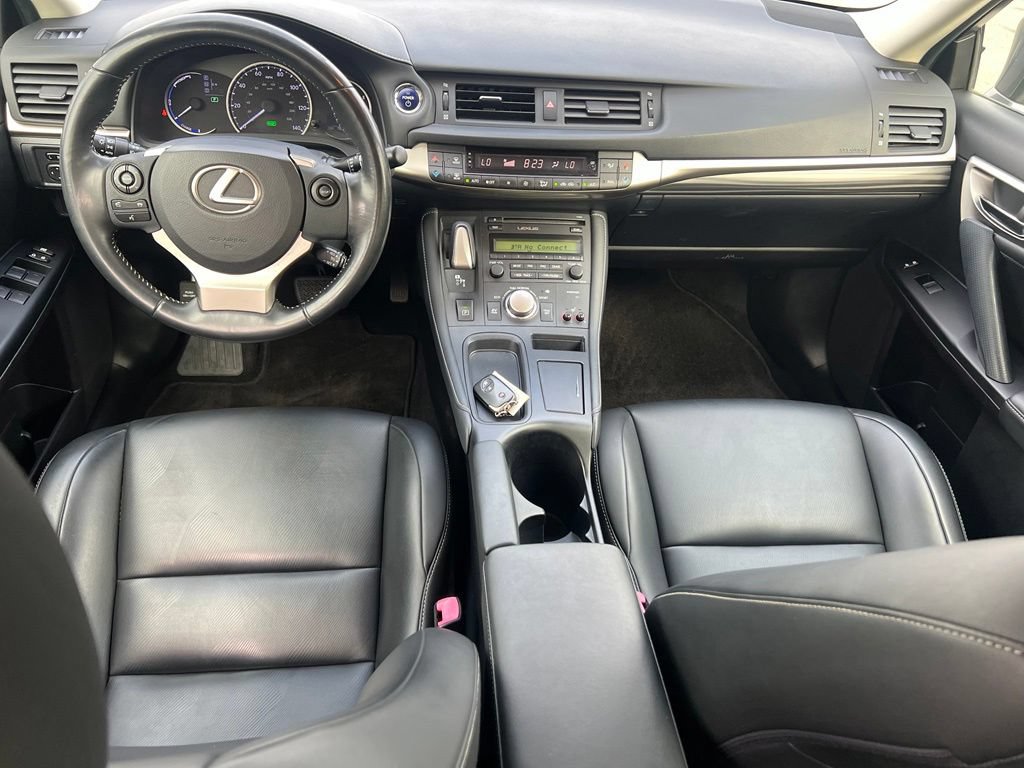 Used 2015 Lexus CT 200h w/ Seat Comfort Package FWD image 19