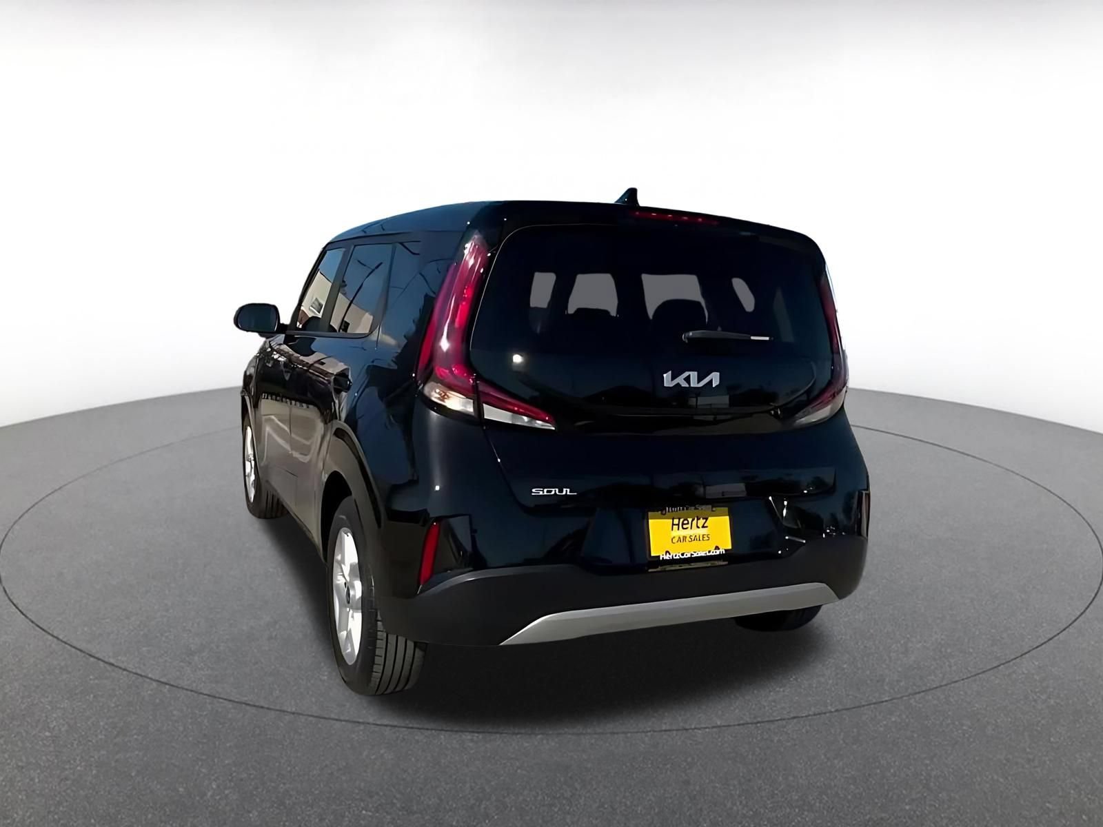 Used 2025 Kia Soul LX w/ LX Technology Package FWD image 10