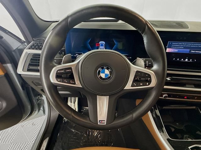 Used 2024 BMW X5 xDrive40i w/ M Sport Package AWD/4WD image 11