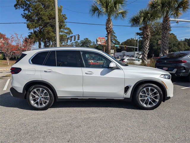 New 2026 BMW X5 xDrive50e image 4