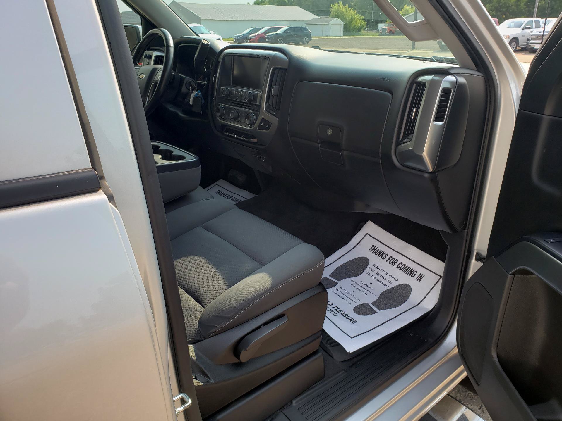 Used 2018 Chevrolet Silverado 1500 LT w/ All Star Edition AWD/4WD image 10