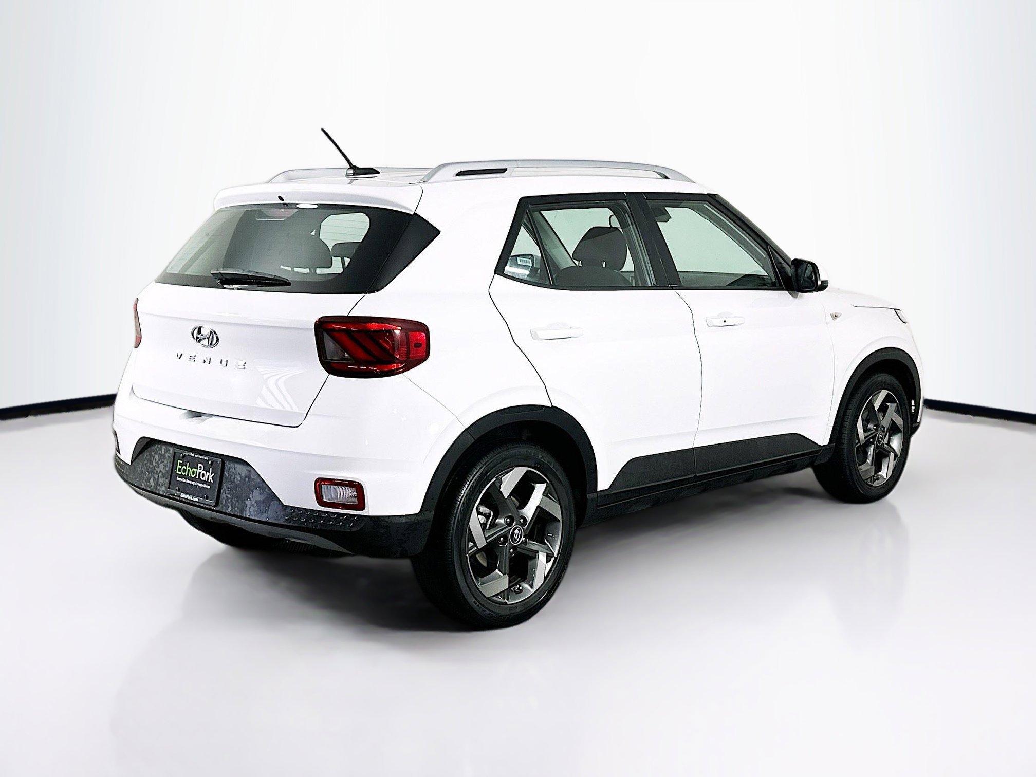 Used 2024 Hyundai Venue SEL image 9